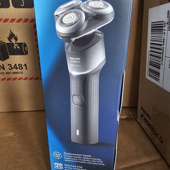Philips Norelco Series 5000 Wet & Dry Men Rechargeable Electric Shaver X5004/84 - Picture 8 of 11